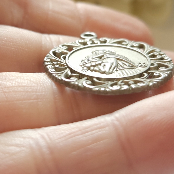Vintage St Anthony Silver Toned Medallion Pendant or Charm - Picture 9 of 10